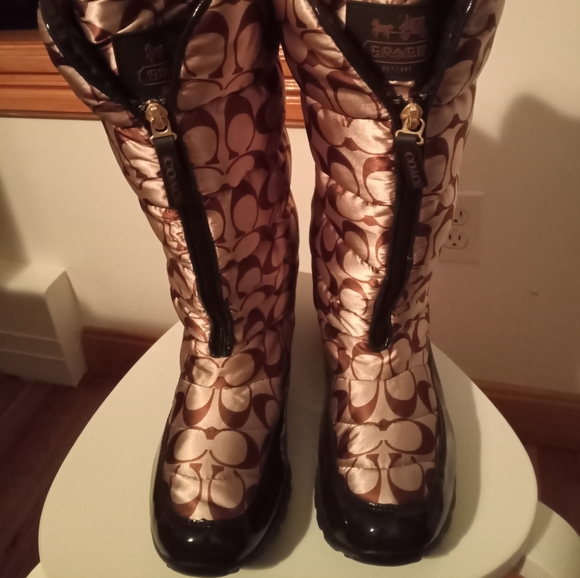 Coach boots